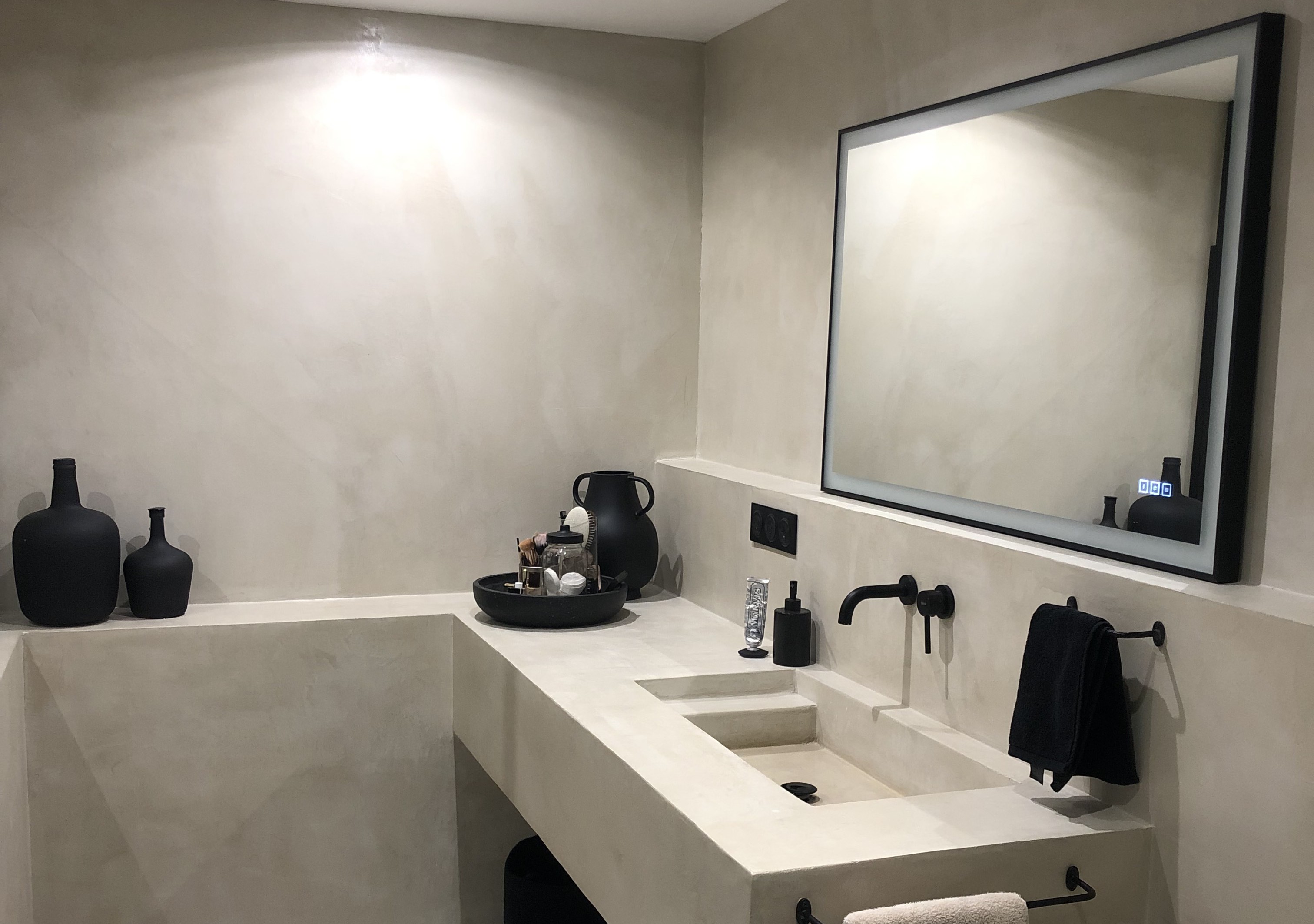 Wastafel GEPOLIJST BETON BADKAMER Grijs beige chinchilla